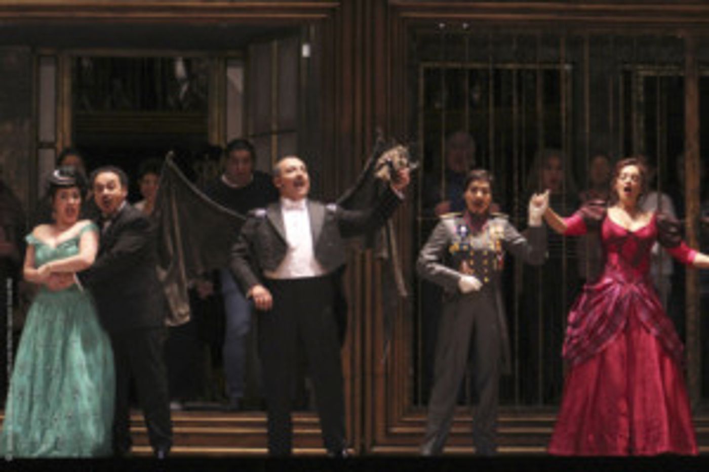 La Venganza Es Un Plato Que Se Sirve Frío Y Forma Parte Del Menú En El Murciélago  Image