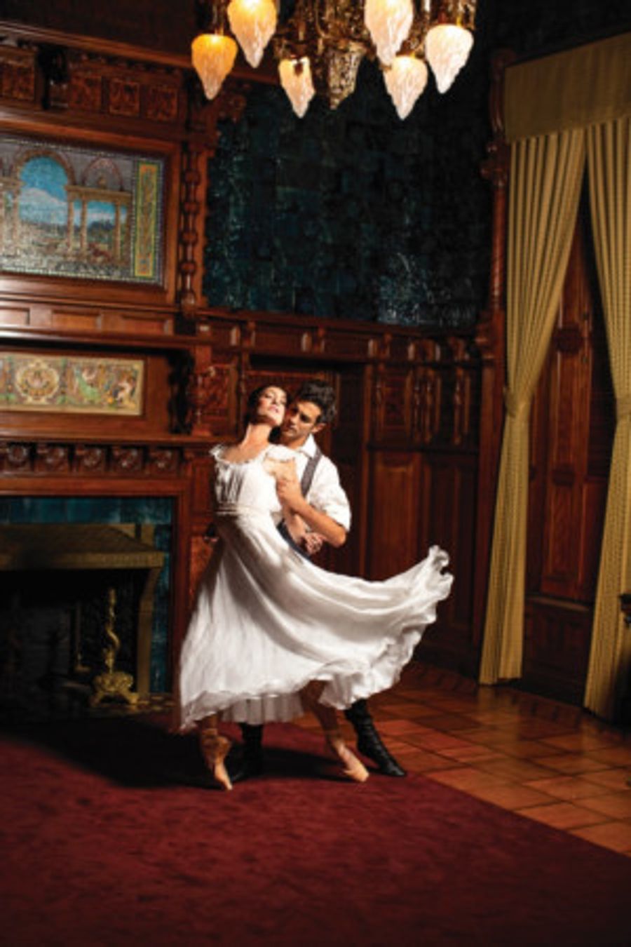 Joffrey Presents the World Premiere of ANNA KARENINA in First-Ever Collaboration With Australian Ballet Image