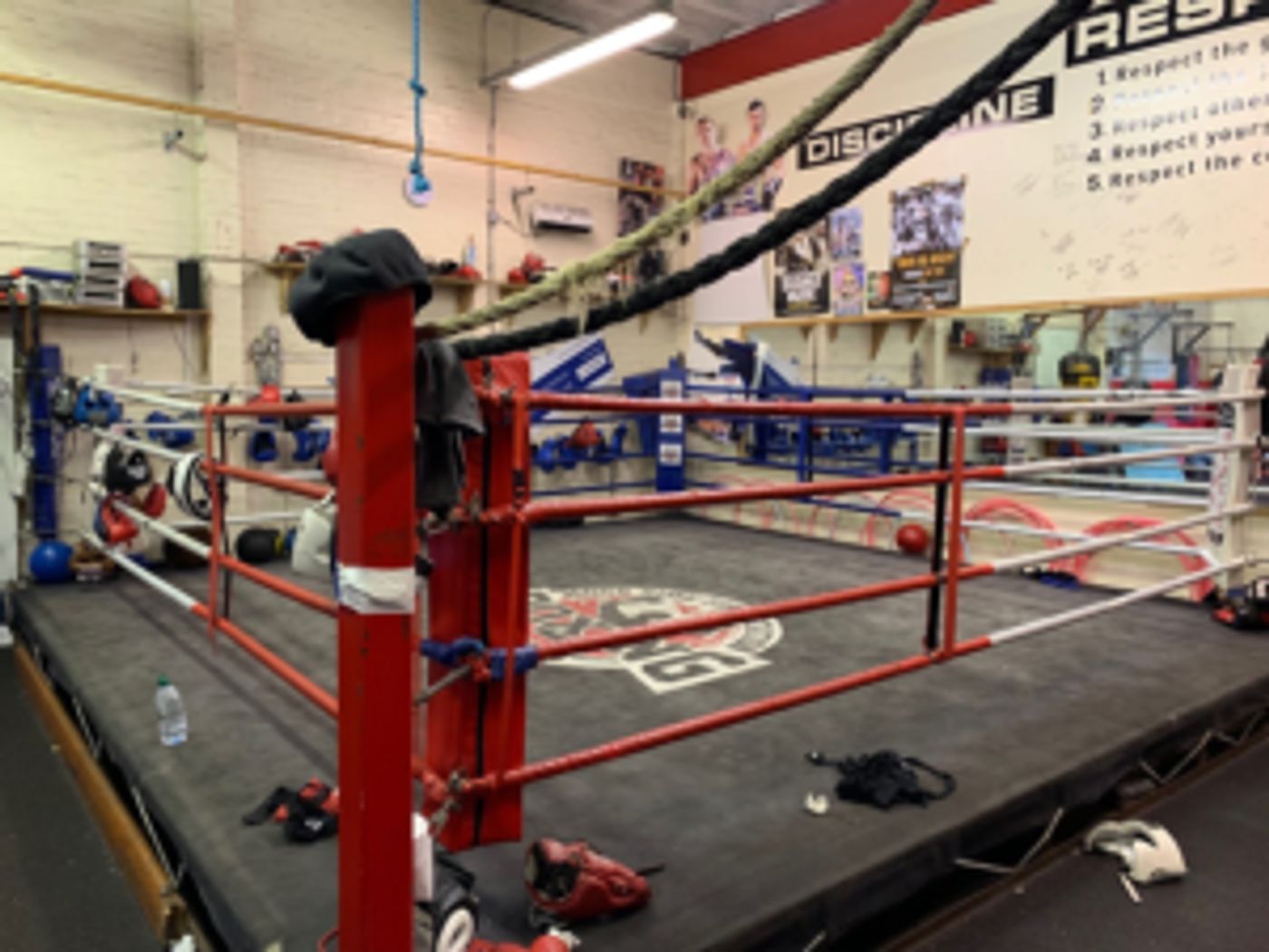 GYPSY QUEEN Heads To Moss Side Boxing Club For Special Knock-Out Performance  Image