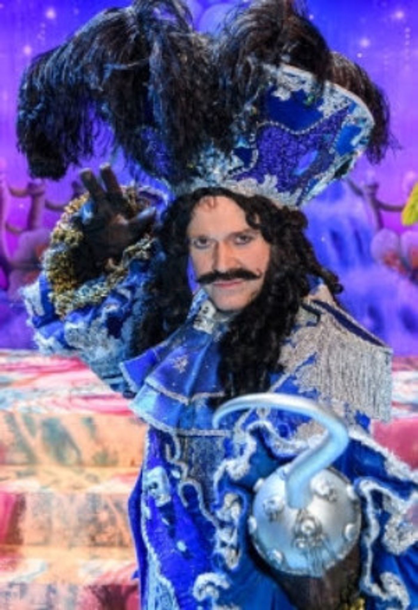 Darren Day Stars As Captain Hook In PETER PAN At Birmingham Hippodrome  Image