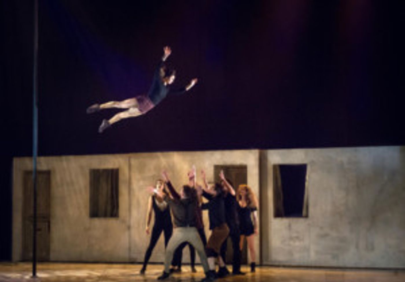 The 7 Fingers Return To The Broad Stage With REVERSIBLE  Image