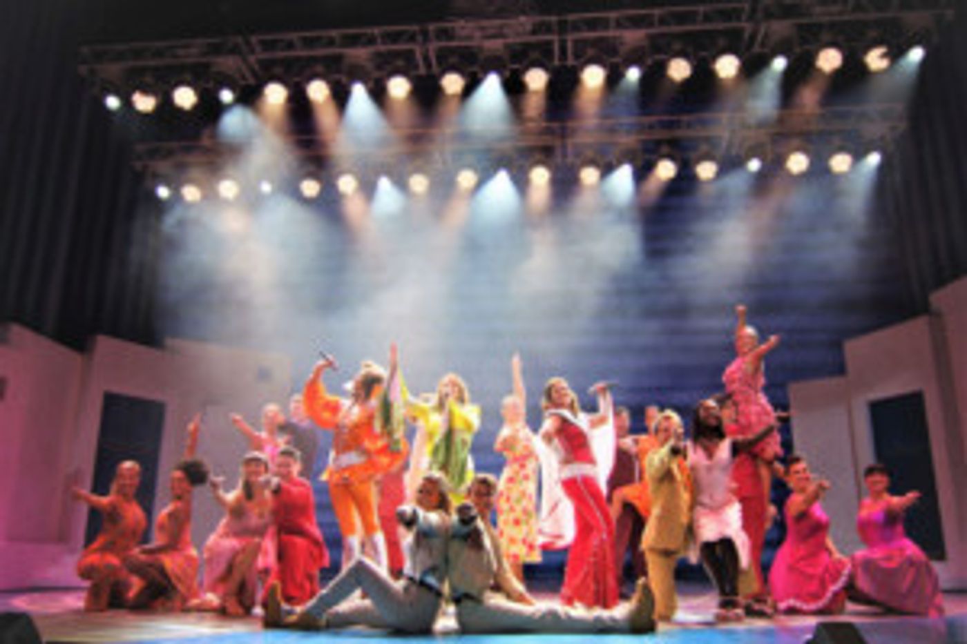 MAMMA MIA! Cast Has Star-Studded Premiere TOnight  Image