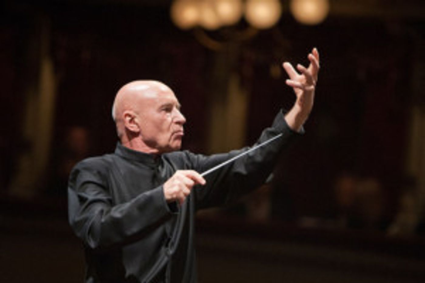 Former Houston Symphony Conductor Returns  Image