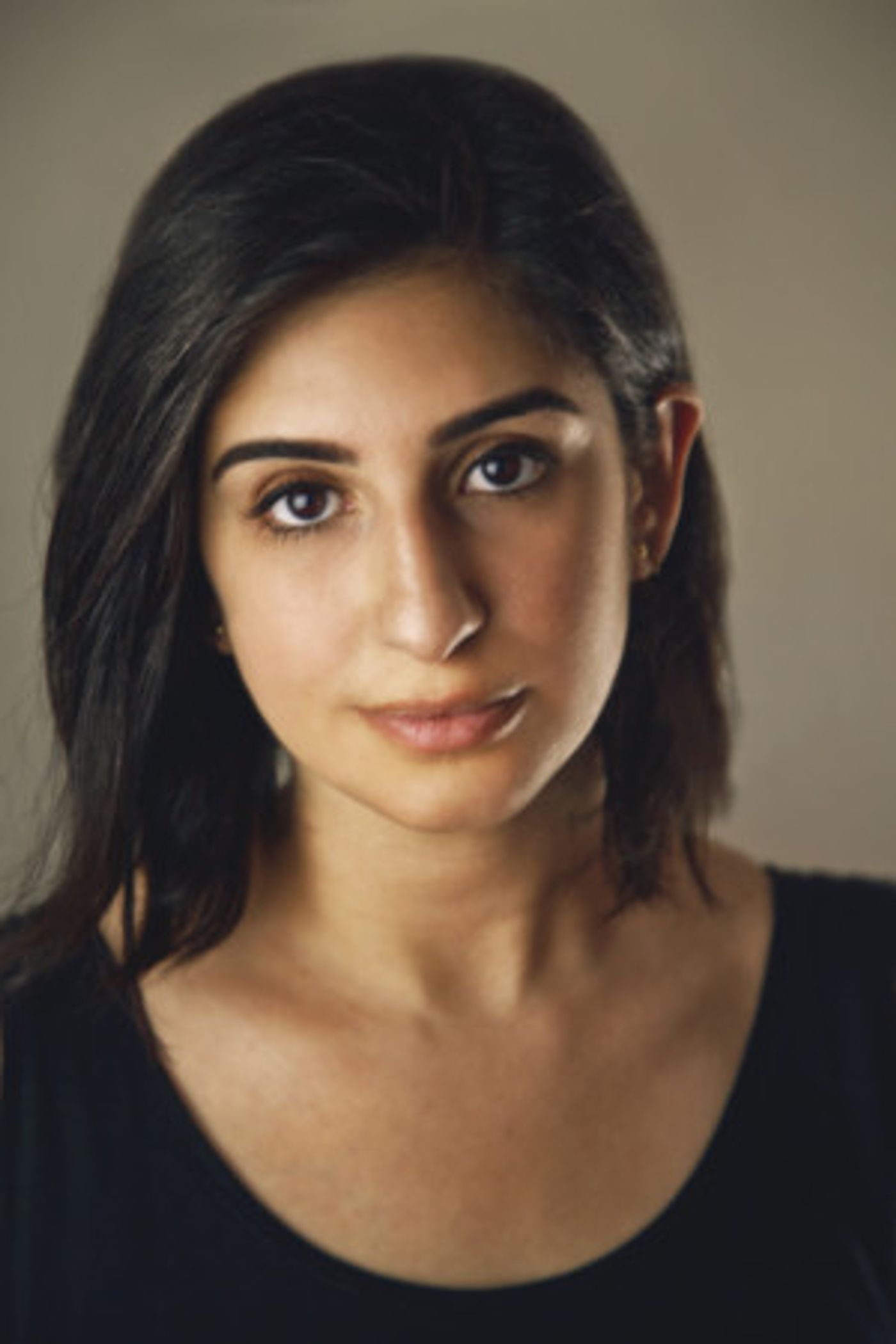 The Right Brain Project Presents LURED: THE CURSE OF SWANS  Image