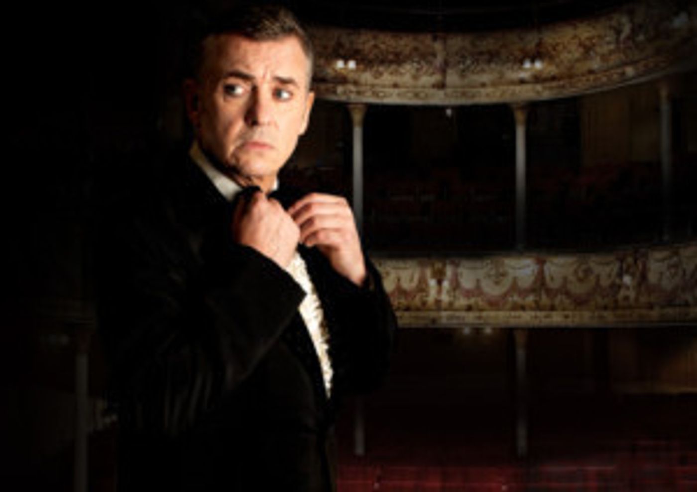 Shane Richie Stars In THE ENTERTAINER At The Belgrade Theatre  Image