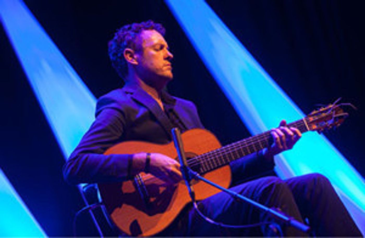 Virtuoso Derek Gripper Recreates Sounds Of West African Kora On Classical Guitar  Image