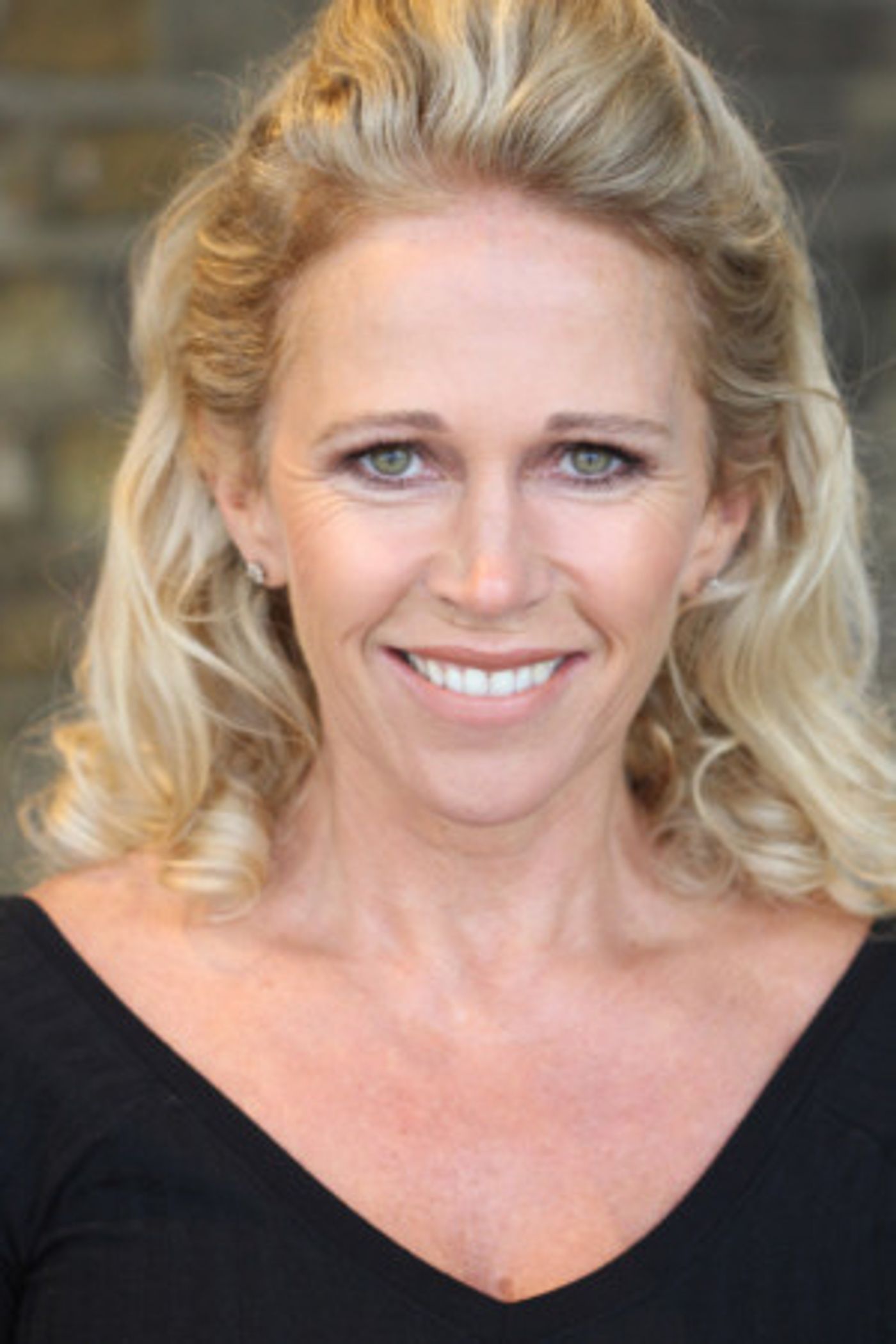 EastEnders Star Lucy Benjamin Joins CINDERELLA Panto at The Central Theatre  Image