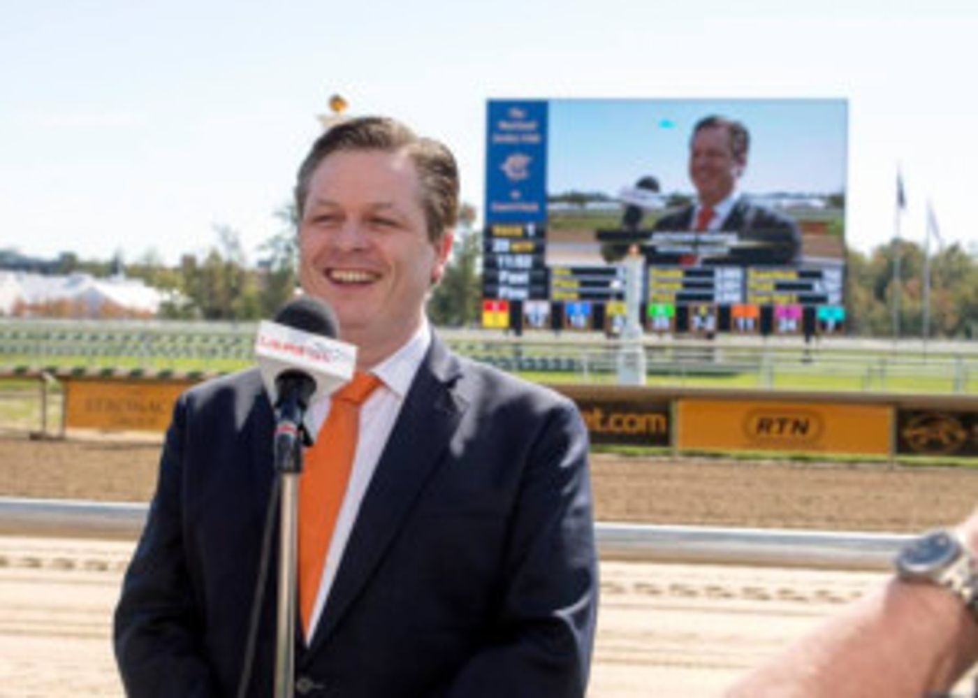 Anthony Kearns Performs At The Maryland Million  Image