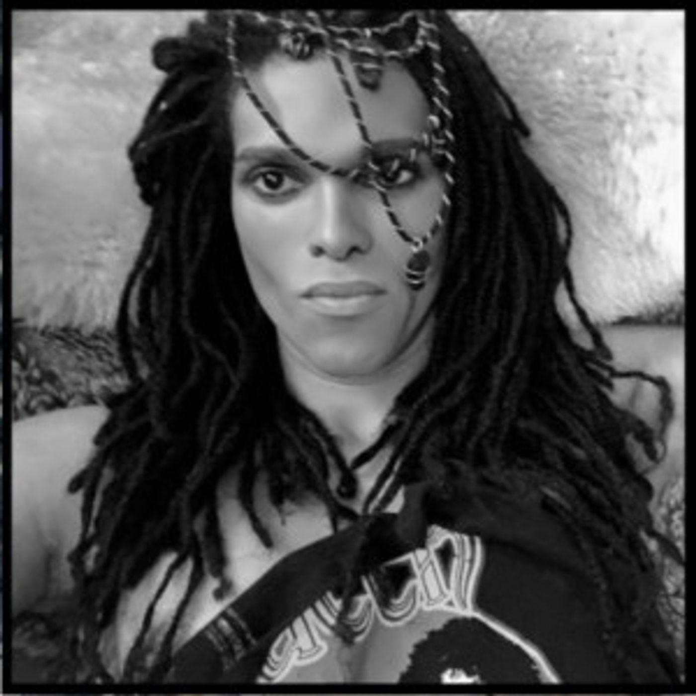 Electornic-Synth Rock Artist, Sterling Infinity, Releases New Album 'Sterling Infinity (Deluxe)'  Image