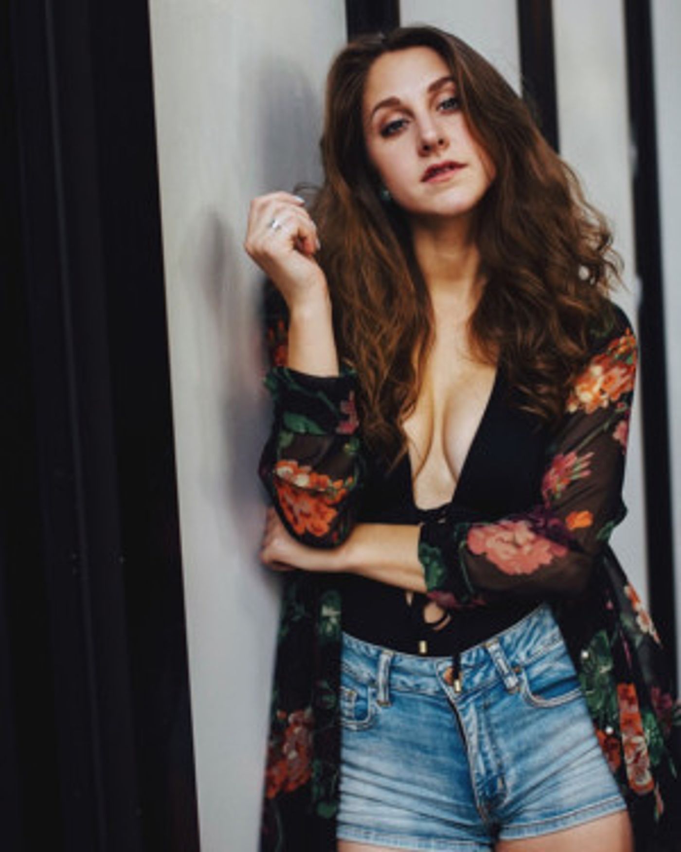Taylor Pearlstein Releases Debut Album at The Green Room 42  Image