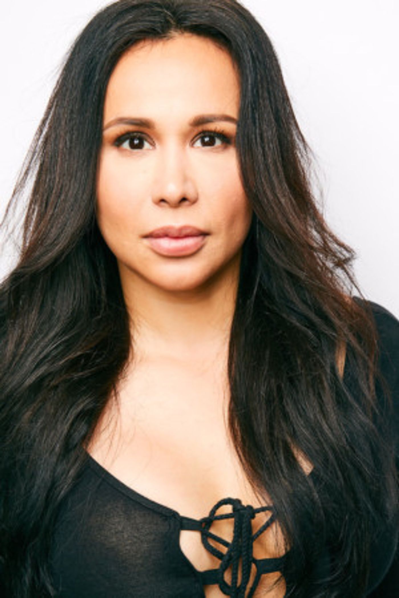 Isabella Sanchez Gets Tangled In DOUBTING THOMAS Premiering At Dances With Films  Image