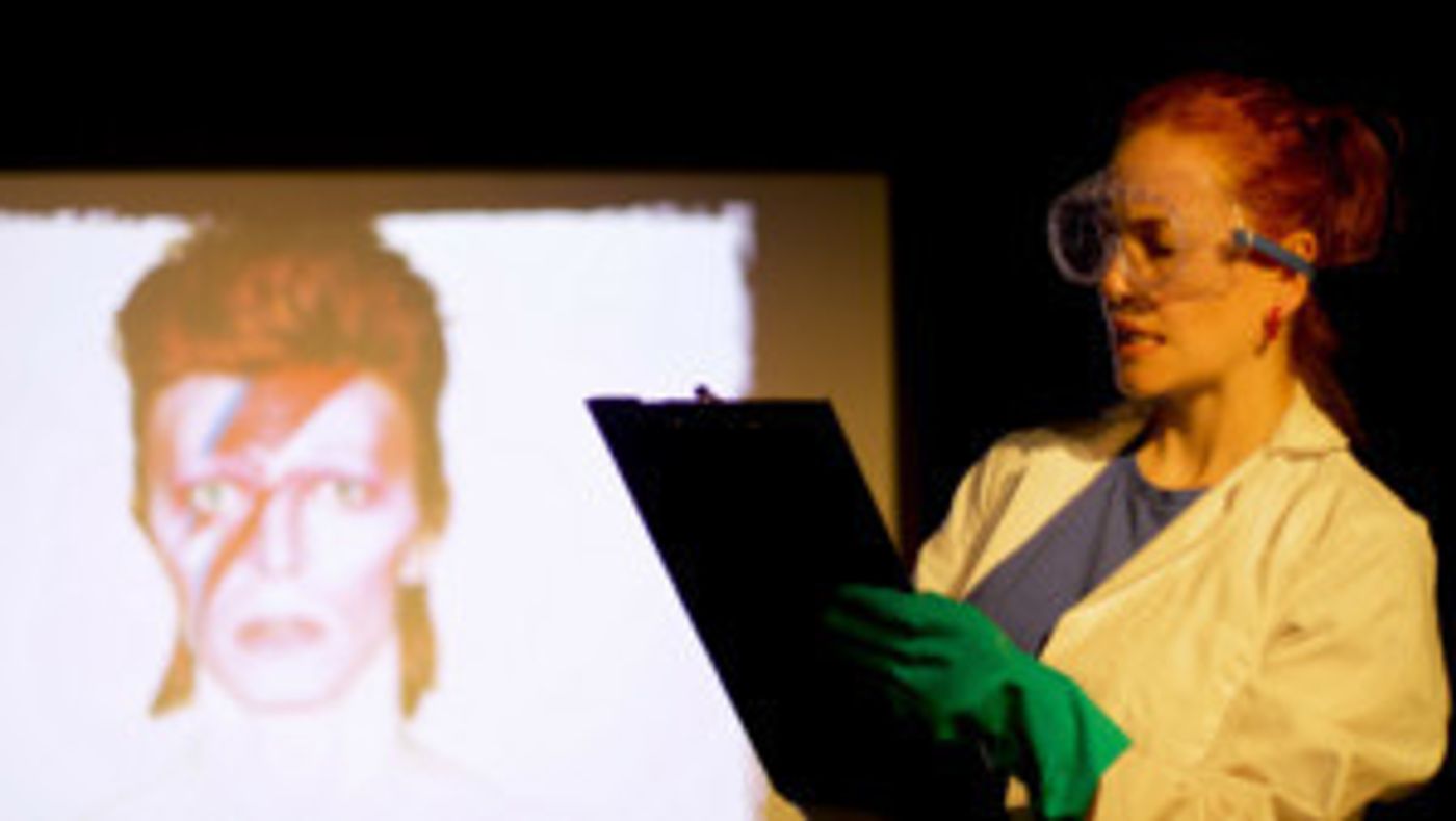 PASSIONATE MACHINE At Edinburgh Fringe To Feature The World's First Female Time Travelling Doctor  Image