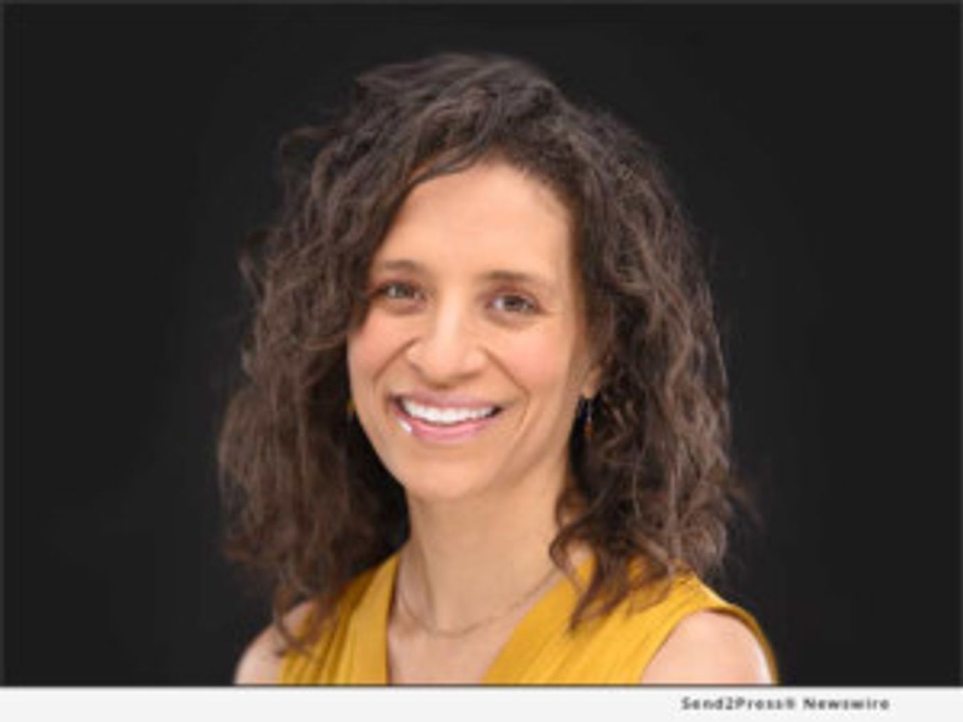 Author Daralyse Lyons Launches The Transformational Storyteller Podcast  Image