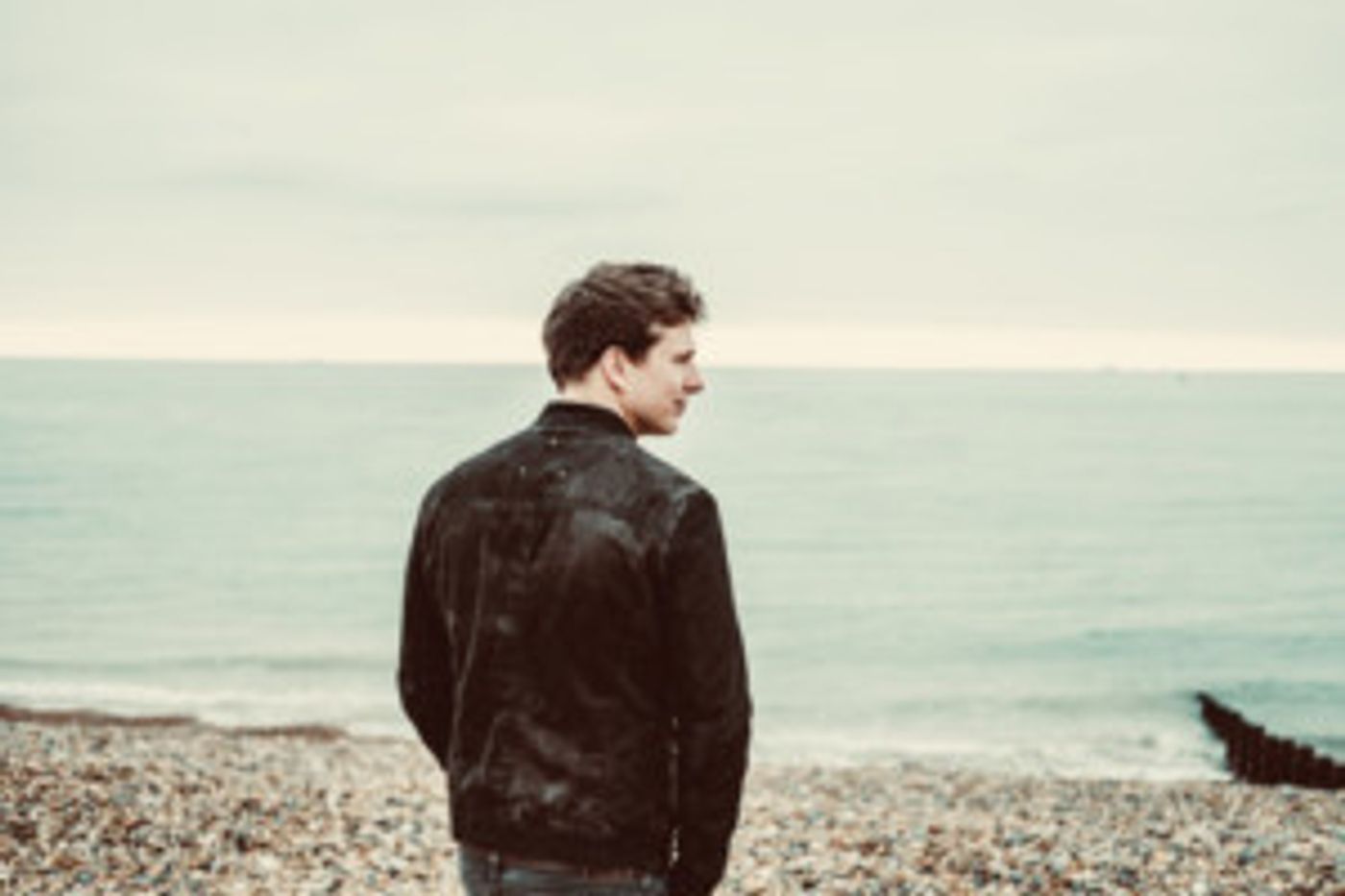 Folk-Rock Multi-Instrumentalist Ben McKelvey Shares 'Wild Child'  Image