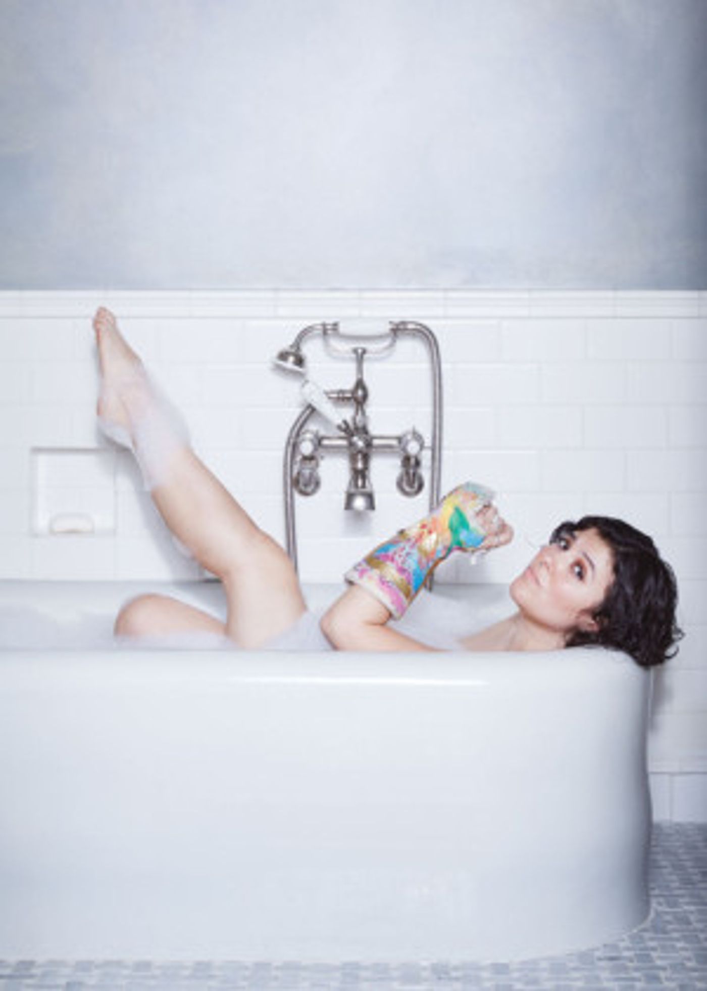 BROKEN BONE BATHTUB Comes to Houston Next Month  Image