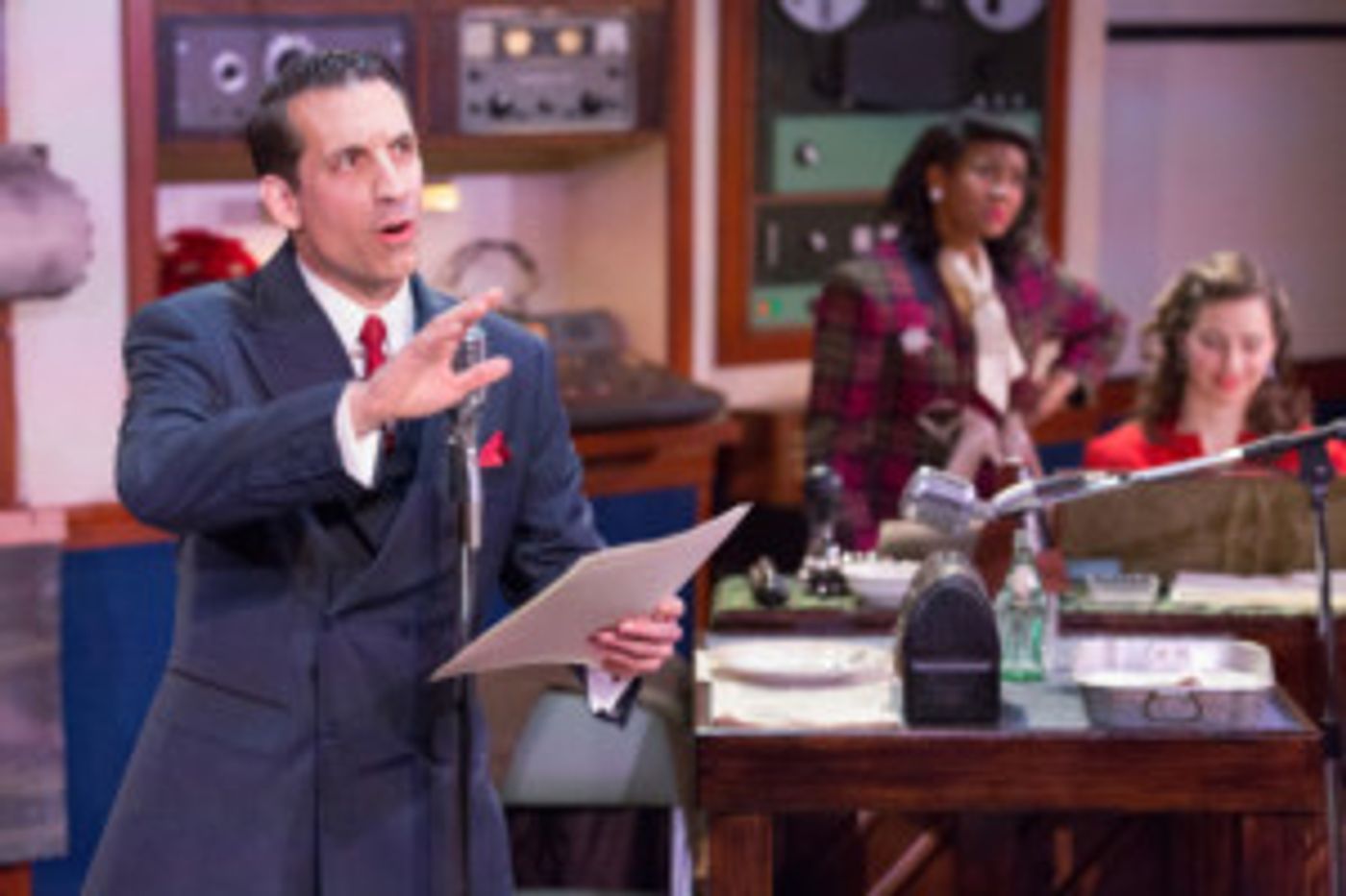 Walnut Theatre presents IT'S A WONDERFUL LIFE  Image