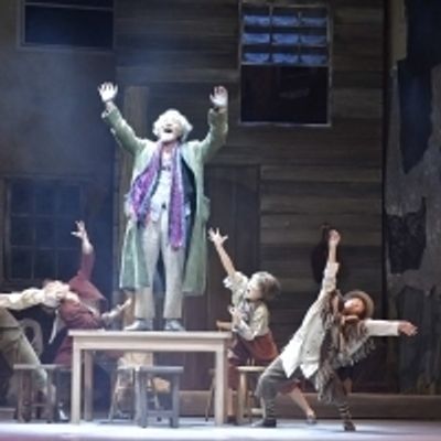 BWW Review: Intense OLIVER TWIST in Japanese at Tokyo Geijutsu Gekijou Playhouse