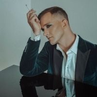 BWW REVIEW: SYDNEY CABARET FESTIVAL Tim Draxl Draws On The Mysterious Album LOVE IS A DRAG As He Delves Into History With The Heartfelt Interpretations Of Love Songs