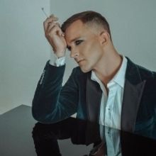 BWW REVIEW: SYDNEY CABARET FESTIVAL Tim Draxl Draws On The Mysterious Album LOVE IS A