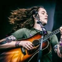 Billy Strings Shares First Song From New Album TAKING WATER