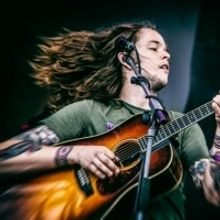 Billy Strings Shares First Song From New Album TAKING WATER