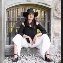 Tracey Erin Smith Brings THE BIG HOUSE To 2019 Toronto Fringe!