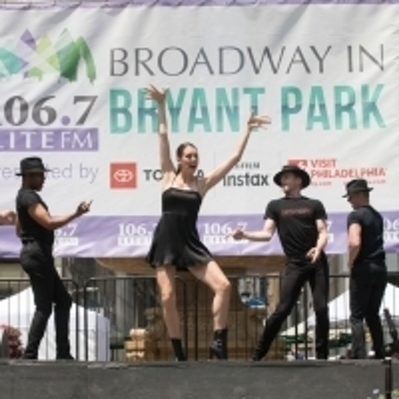 Wake Up With BWW 6/28: MOULIN ROUGE! Begins Previews, and More!  Image