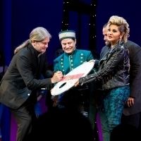 Photo Coverage: Roy Orbison's Sons Perform 'Oh, Pretty Woman' With the Cast of…