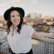 BWW Review: SHE ROCKS! THE WOMEN OF ROCK Keeps Me Hanging On at Omaha Community Playh