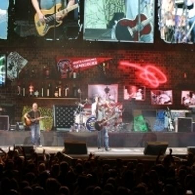 BWW Review and Photo Coverage: HOOTIE AND THE BLOWFISH Group Therapy Tour