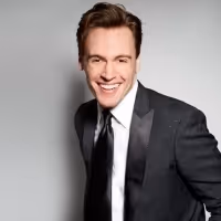 WAITRESS and MADAM SECRETARY's Erich Bergen joins BAGELS AND BROADWAY This Saturday