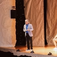 TV: Yiddish FIDDLER ON THE ROOF Welcomes Refugees from Around the World