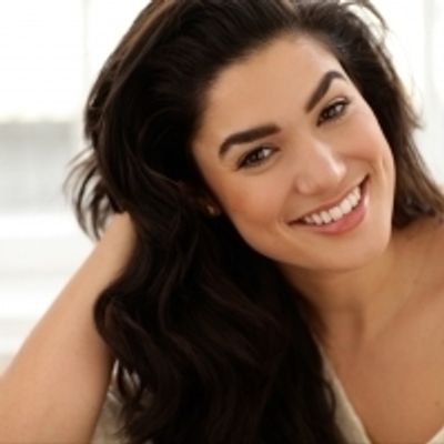 BWW Video: Go Backstage With ON YOUR FEET! Star Christie Prades