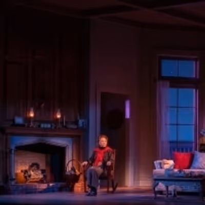 BWW Review: TEA AT FIVE: Light Repast