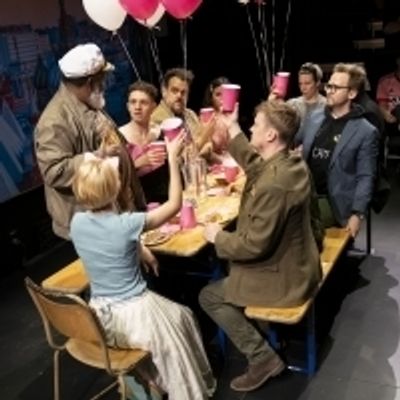 Photo Flash: First Look at MCC&#039;s MOSCOW MOSCOW MOSCOW MOSCOW MOSCOW MOSCOW