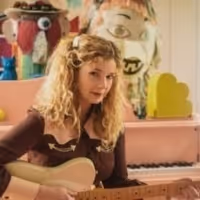 Leslie Stevens Releases New Track 12 FEET HIGH
