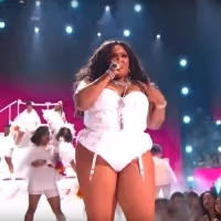 VIDEO: Lizzo Performs 'Truth Hurts' at the 2019 BET AWARDS Video