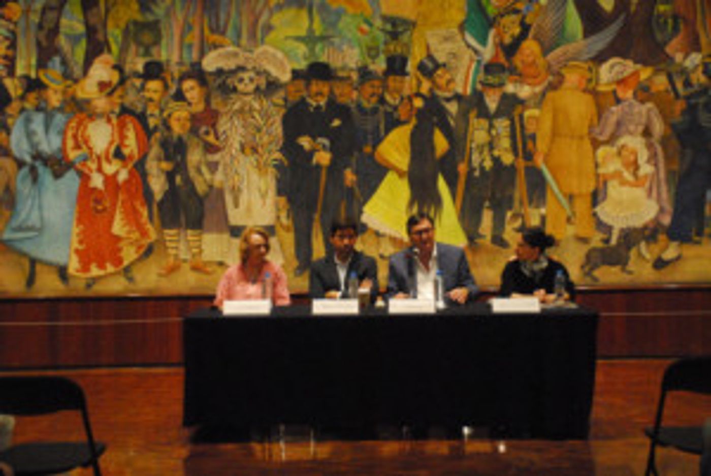 Catálogo de obra gráfica ayudará a documentar procedencia de 60 obras de arte soviético  Image