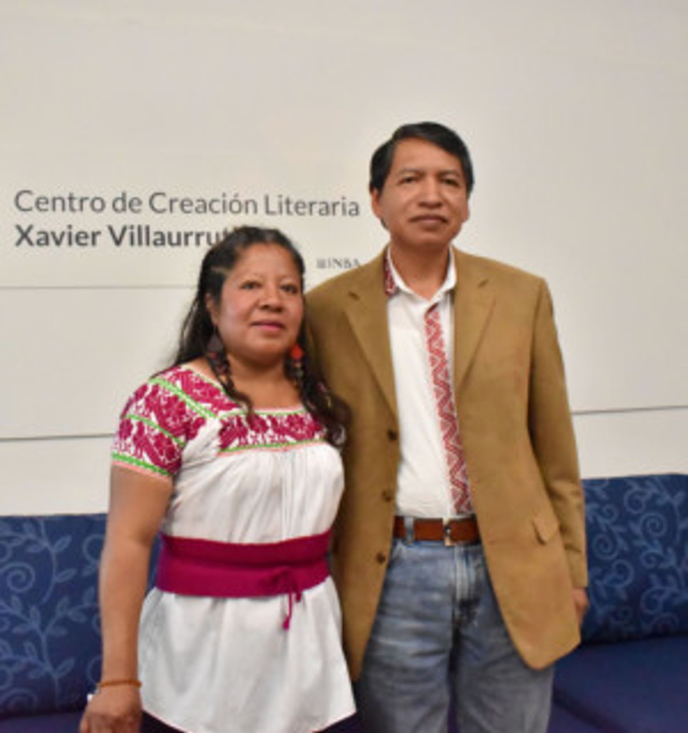 Los poetas Gilberta Mendoza y Jaime Chávez compartieron parte de su obra en náhuatl y ñahñu Los poetas Gilberta Mendoza y Jaime Chávez compartieron parte de su obra en náhuatl y ñahñu Image