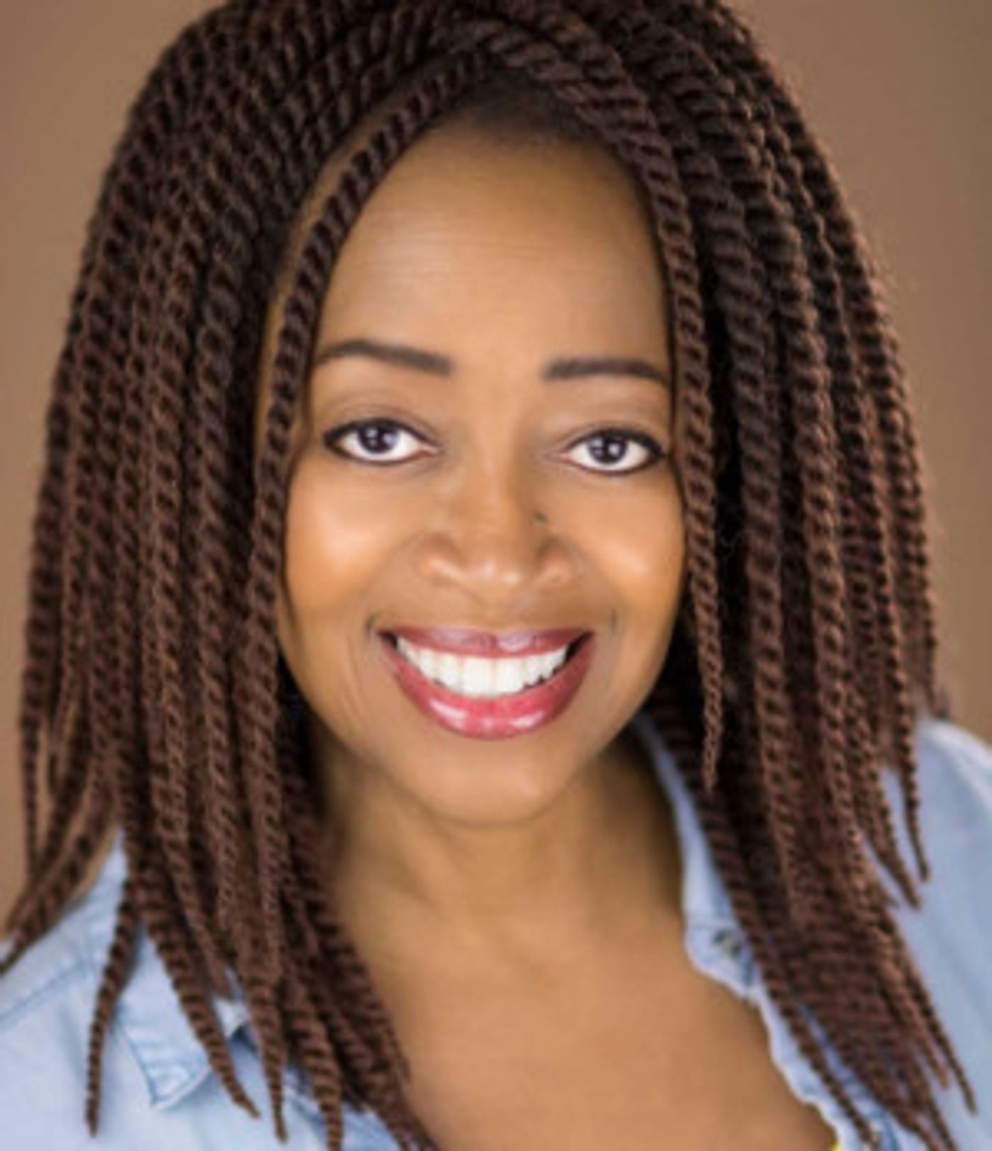 Interview: Jennifer Leigh Warren Talks About Her Success, Famous Puppets, and What Makes Broadway At Music Circus So Special  Image