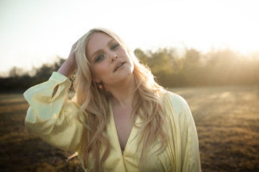 Hailey Whitters Releases Official Video For THE DAYS, Touring with Maren Morris, Brent Cobb and Lori McKenna Image