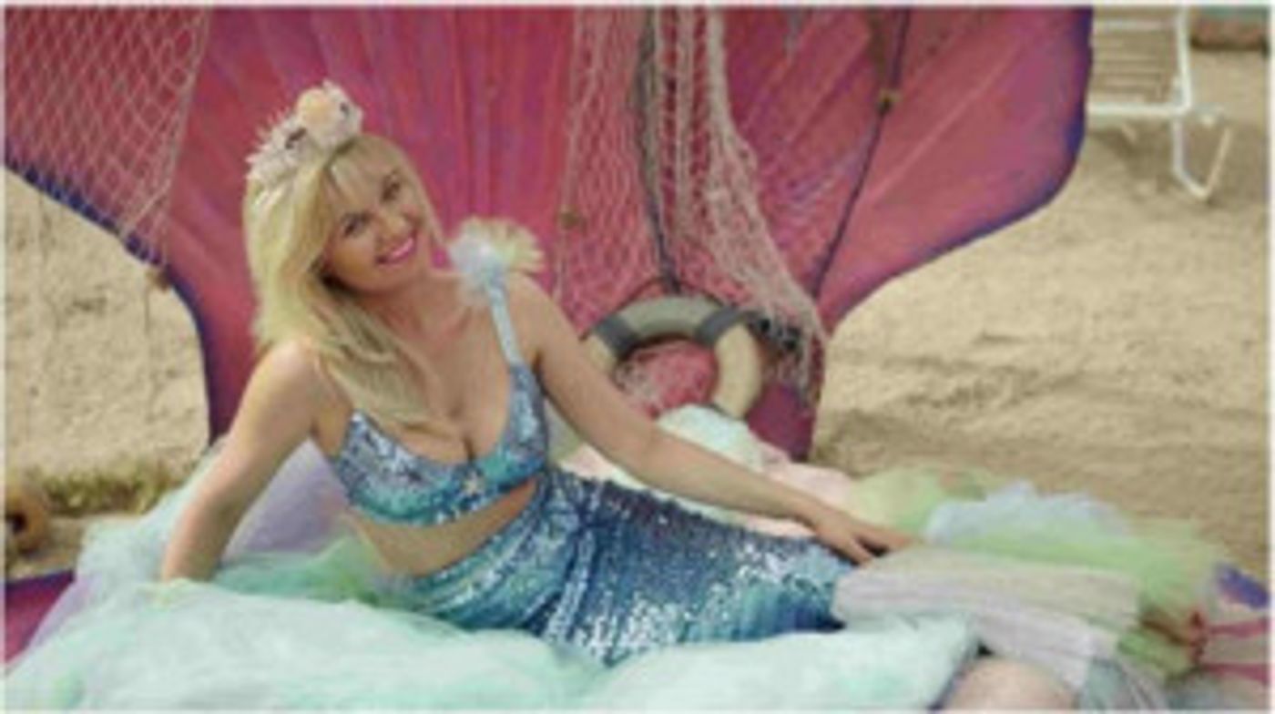 Showtime Picks Up New Dark Comedy Starring Kirsten Dunst  Image