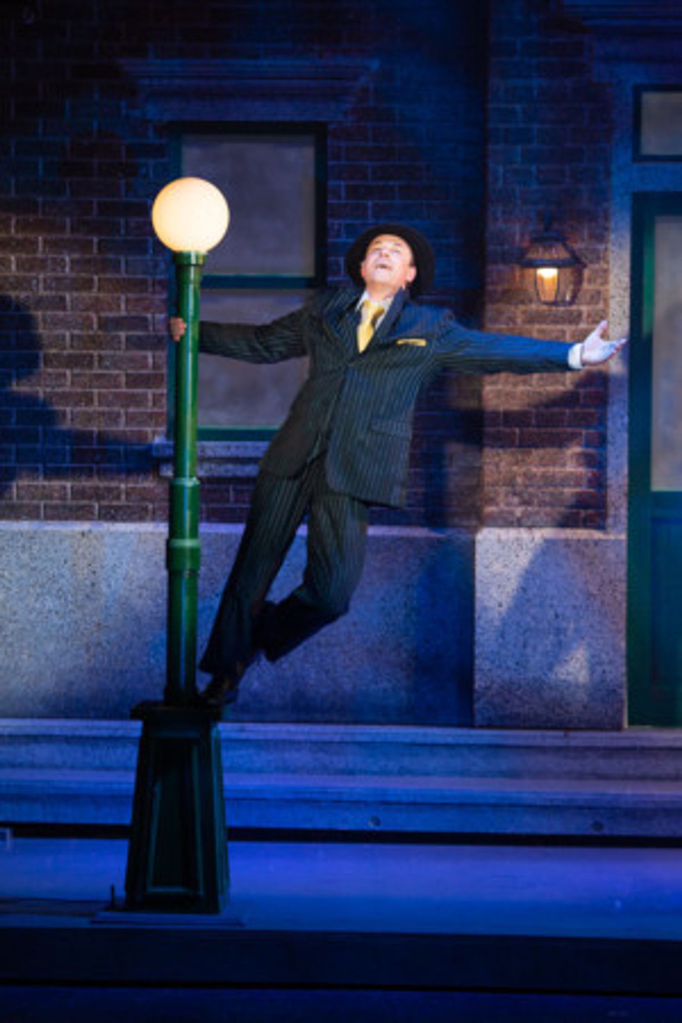 Review: Thoroughly Charming SINGIN' IN THE RAIN at Theatre by the Sea Review: Thoroughly Charming SINGIN' IN THE RAIN at Theatre by the Sea Image