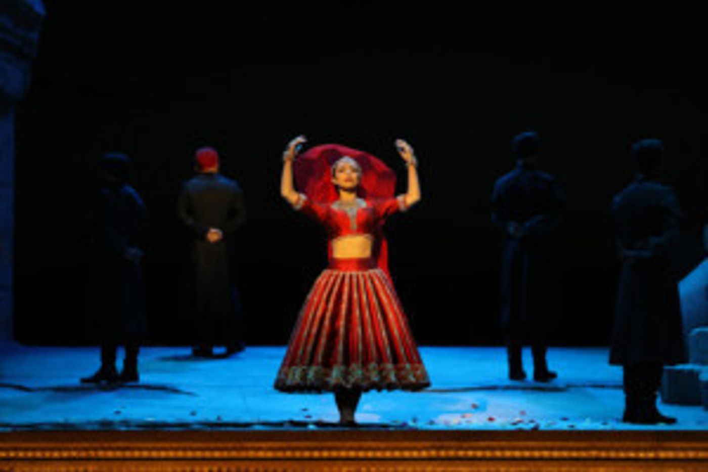 Review: THE PEARL FISHERS at Santa Fe Opera Review: THE PEARL FISHERS at Santa Fe Opera Image