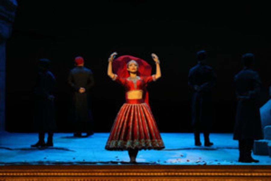 Review: THE PEARL FISHERS at Santa Fe Opera  Image