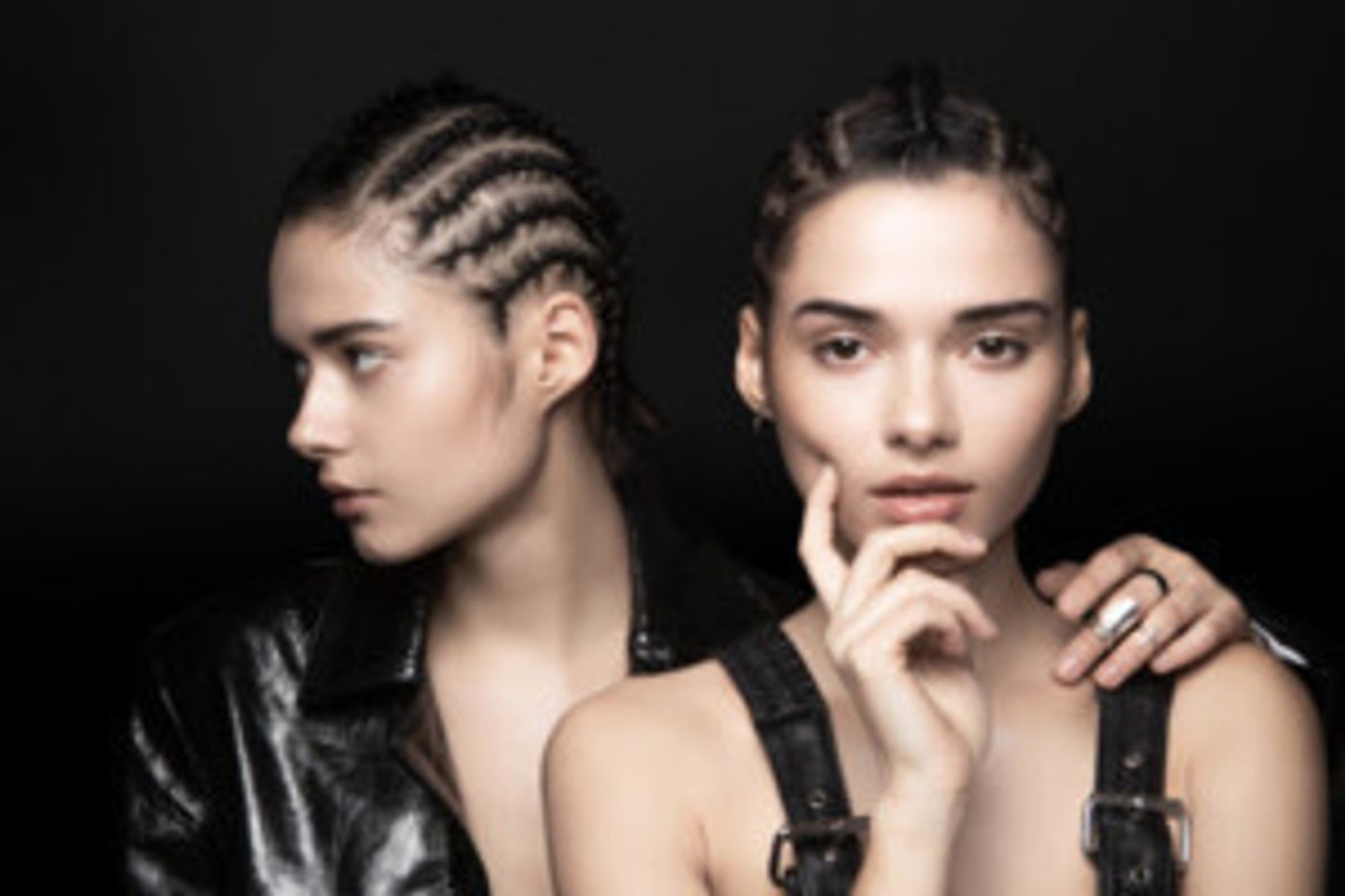 Bloom Twins Reveal Video For Infectious New Single LOVE ME RIGHT NOW Bloom Twins Reveal Video For Infectious New Single LOVE ME RIGHT NOW Image