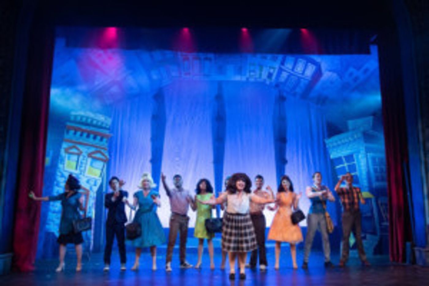 Review: HAIRSPRAY DAZZLES AND DELIGHTS NOW THRU AUGUST 11 at Victoria Theatre  Image