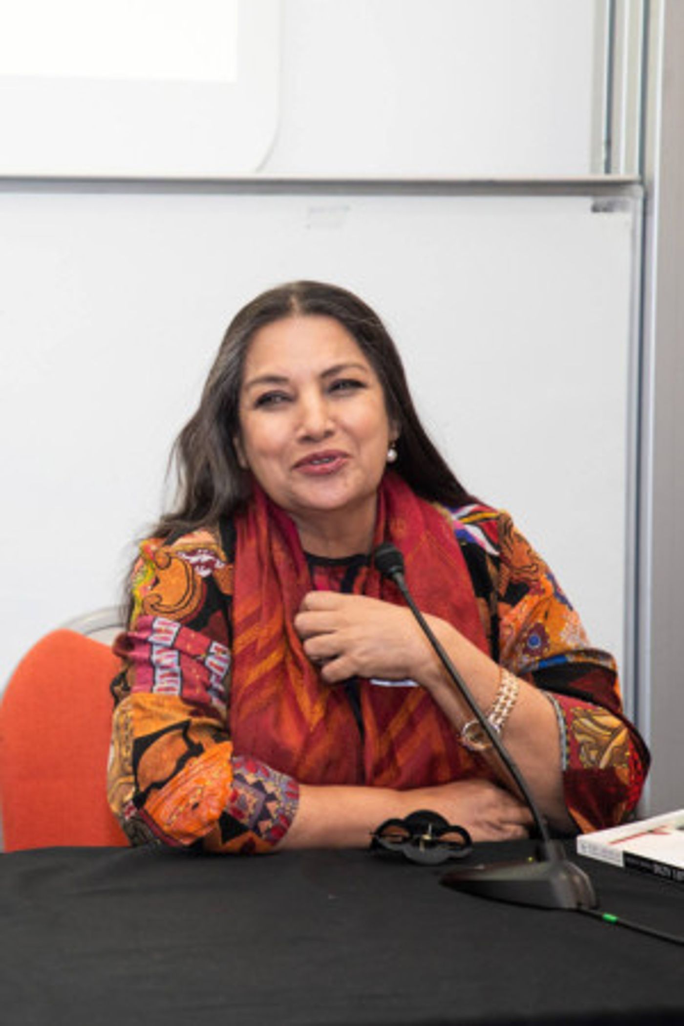 Review: SHABANA AZMI AT HER POWERFUL BEST In Girish Karnad's Broken Images  Image