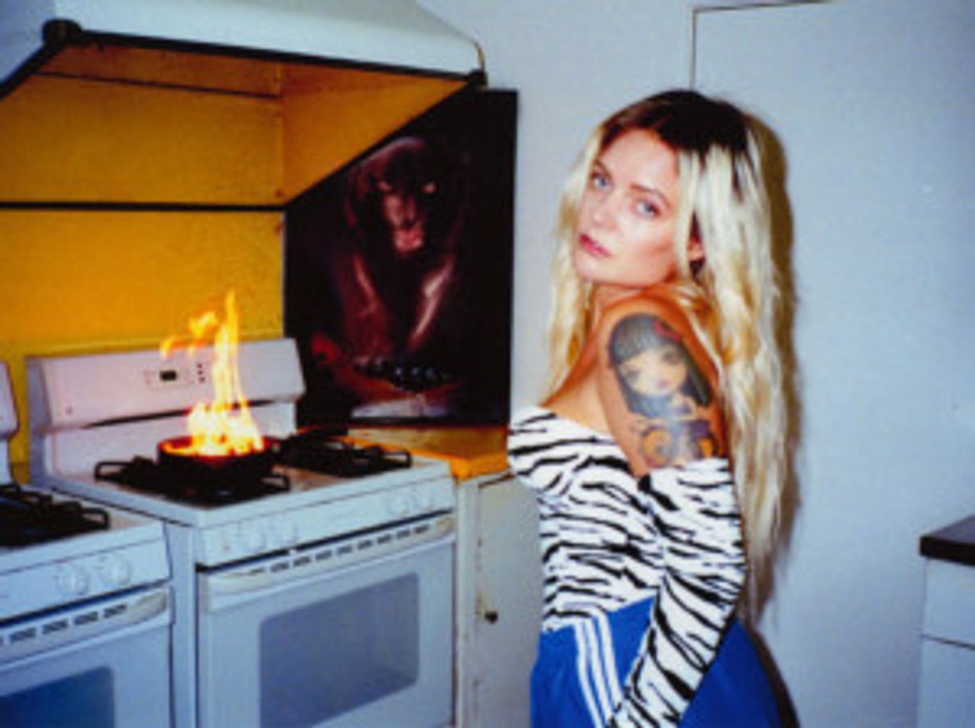 Tove Lo Reveals Hilarious New Music Video For Latest Single 'Glad He's Gone'  Image