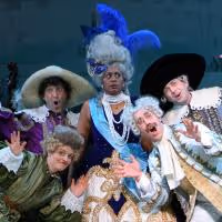 Photo Flash: ANIMAL CRACKERS at the Goodman Theatre